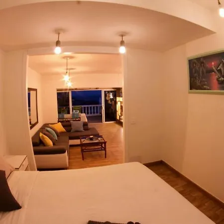 Apartman Relaxing Over The Sea
