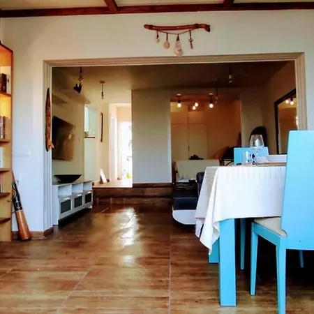 Relaxing Over The Sea Apartman
