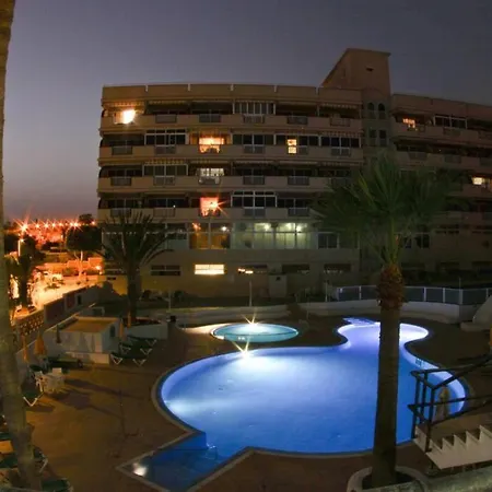 Relaxing Over The Sea Apartment